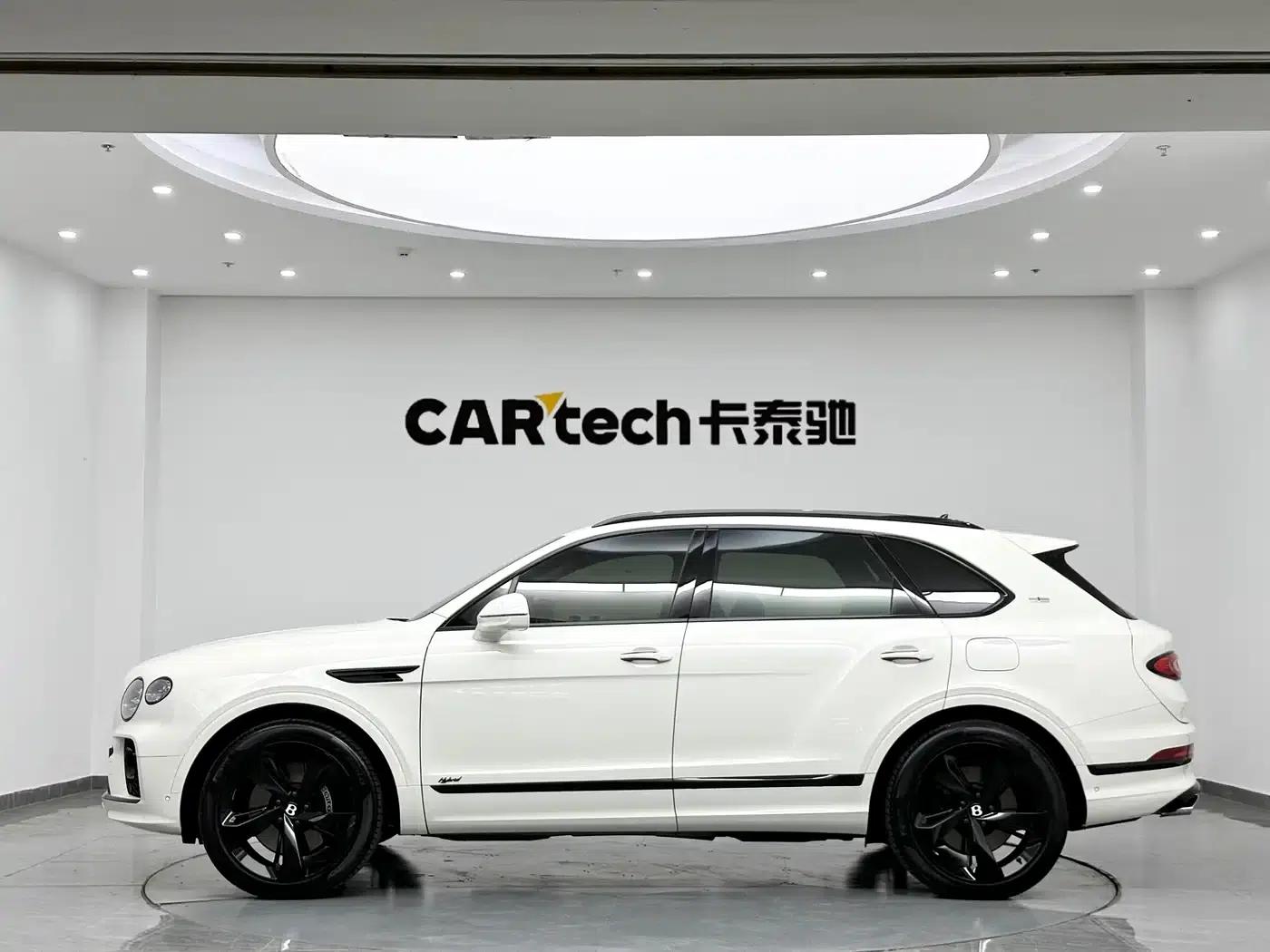 Bentayga Plug-in Hybrid 2021 3.0T PHEV — миниатюра 5