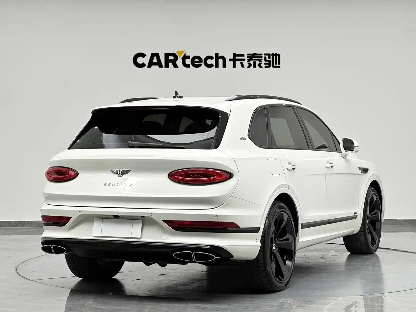 Bentayga Plug-in Hybrid 2021 3.0T PHEV — миниатюра 6