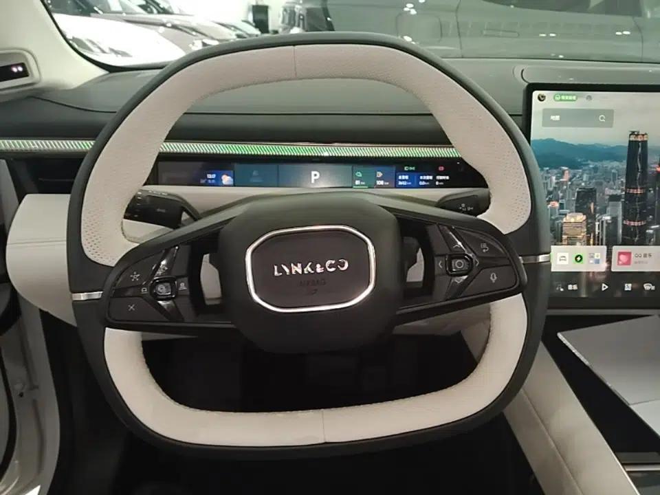 Lynk & Co 10 EM-P 2025 Model 120 Four-Wheel Drive Ultra — миниатюра 14