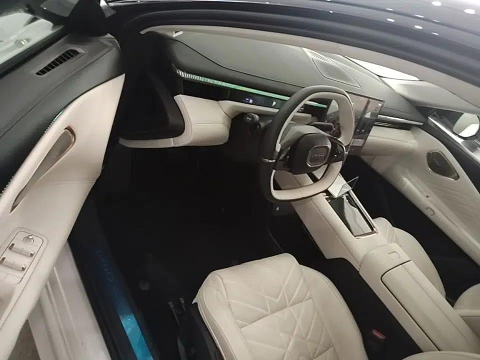 Lynk & Co 10 EM-P 2025 Model 120 Four-Wheel Drive Ultra — миниатюра 19