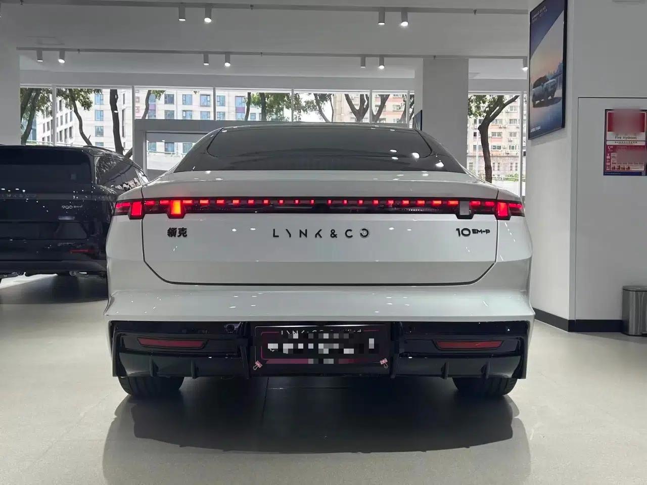 Lynk & Co 10 EM-P 2025 Model 120 Four-Wheel Drive Ultra — миниатюра 5