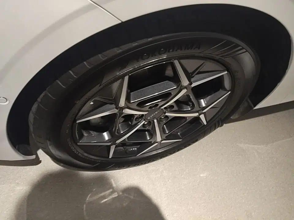 Lynk & Co 10 EM-P 2025 Model 120 Four-Wheel Drive Ultra — миниатюра 8
