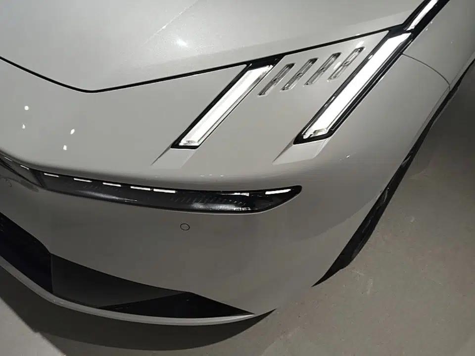 Lynk & Co 10 EM-P 2025 Model 120 Four-Wheel Drive Ultra — миниатюра 9