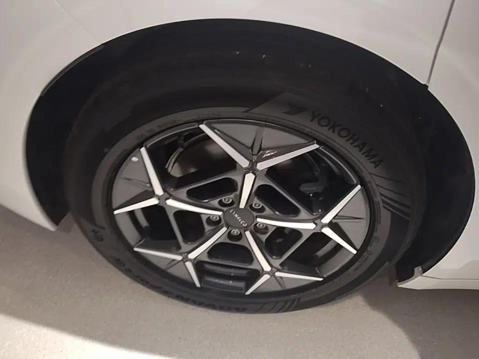 Lynk & Co 10 EM-P 2025 Model 120 Four-Wheel Drive Ultra — миниатюра 10