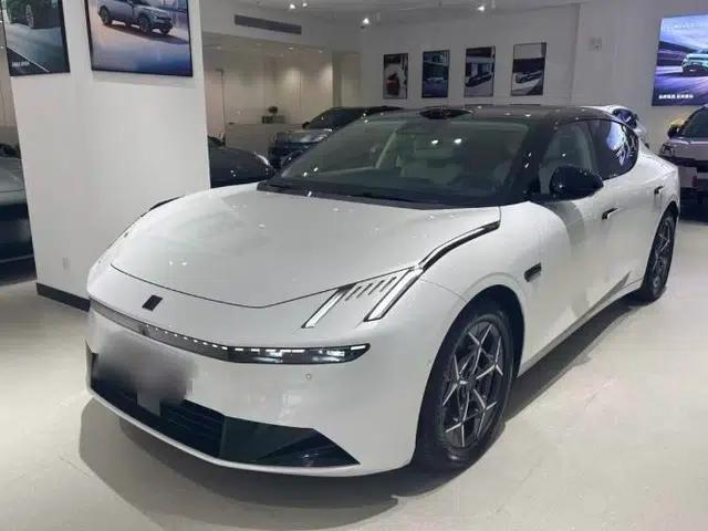 Lynk & Co 10 EM-P 2025 Model 120 Four-Wheel Drive Ultra