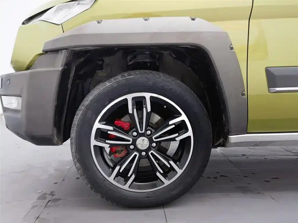 Beijing BJ20 2016 1.5T CVT Luxury Edition — миниатюра 17