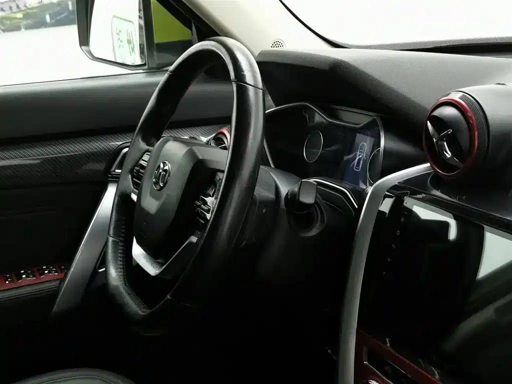 Beijing BJ20 2016 1.5T CVT Luxury Edition — миниатюра 22
