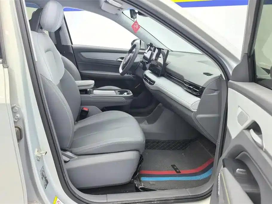 Yueyi 03 2025 Model 445km Heartfelt Edition — миниатюра 8