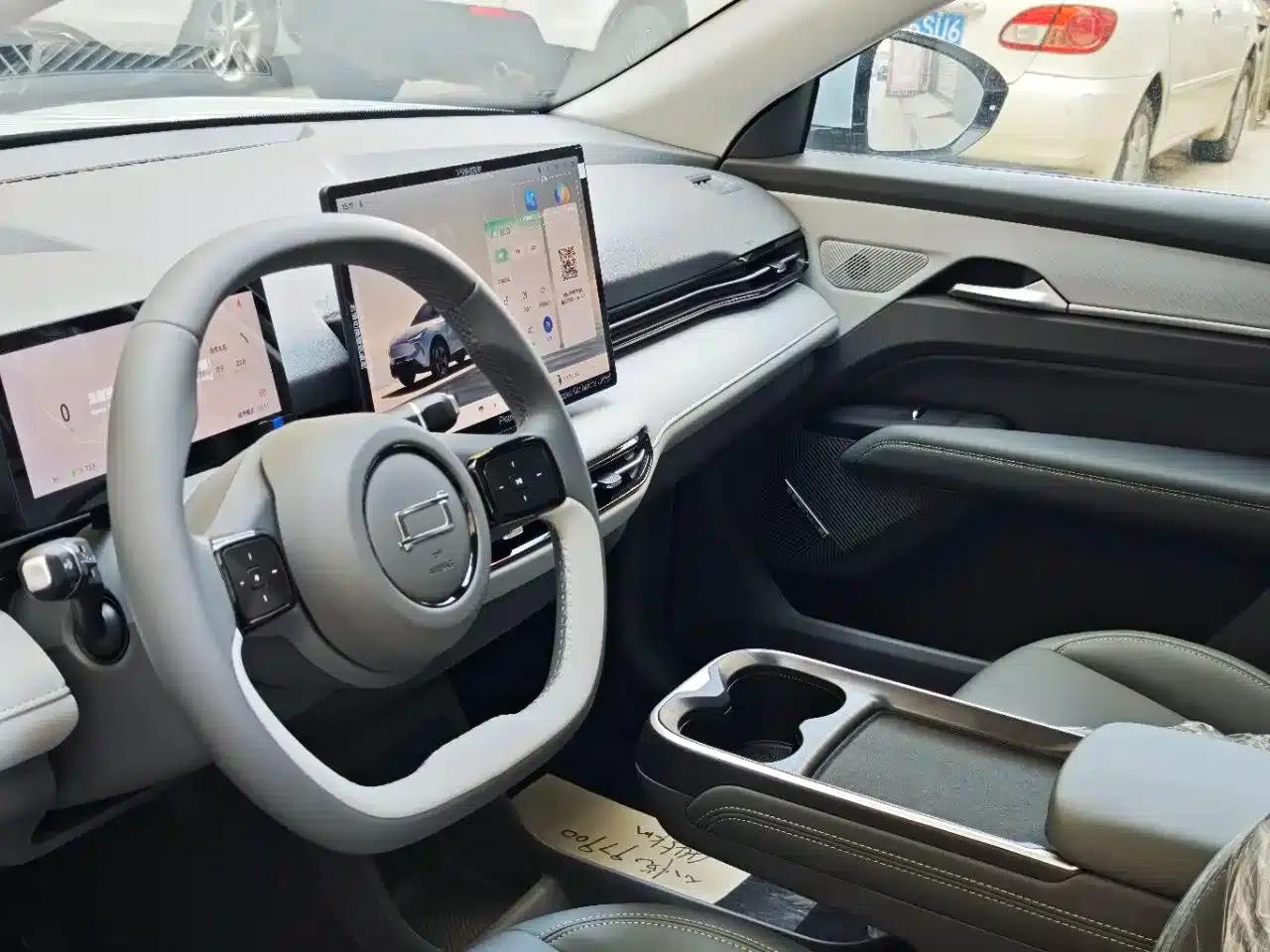 Yueyi 03 2025 Model 445km Heartfelt Edition — миниатюра 14