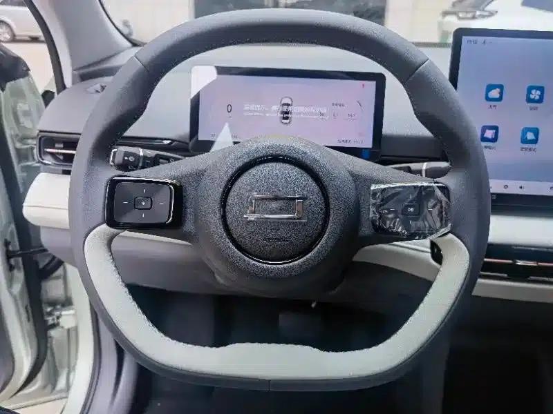 Yueyi 03 2025 Model 565km Enjoy Edition — миниатюра 10