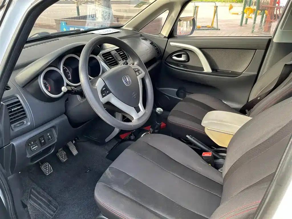 Changan CX20 2014 1.4L Manual Sunroof Navigation Edition (National V Emission Standard) — миниатюра 4