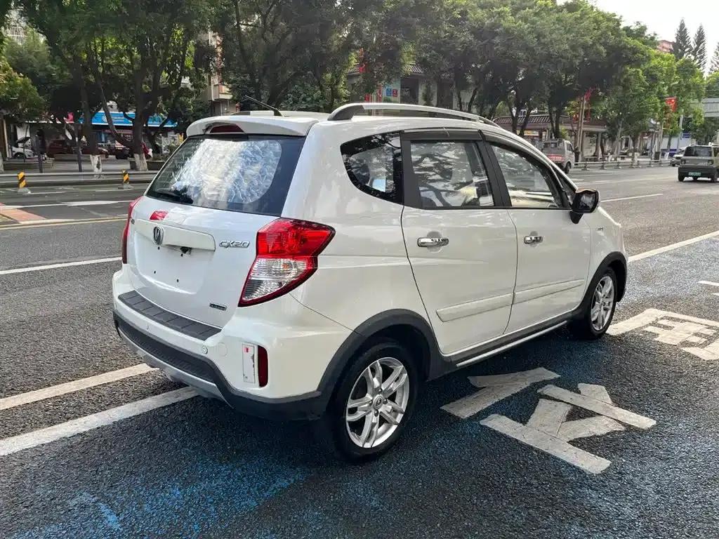 Changan CX20 2014 1.4L Manual Sunroof Navigation Edition (National V Emission Standard) — миниатюра 7