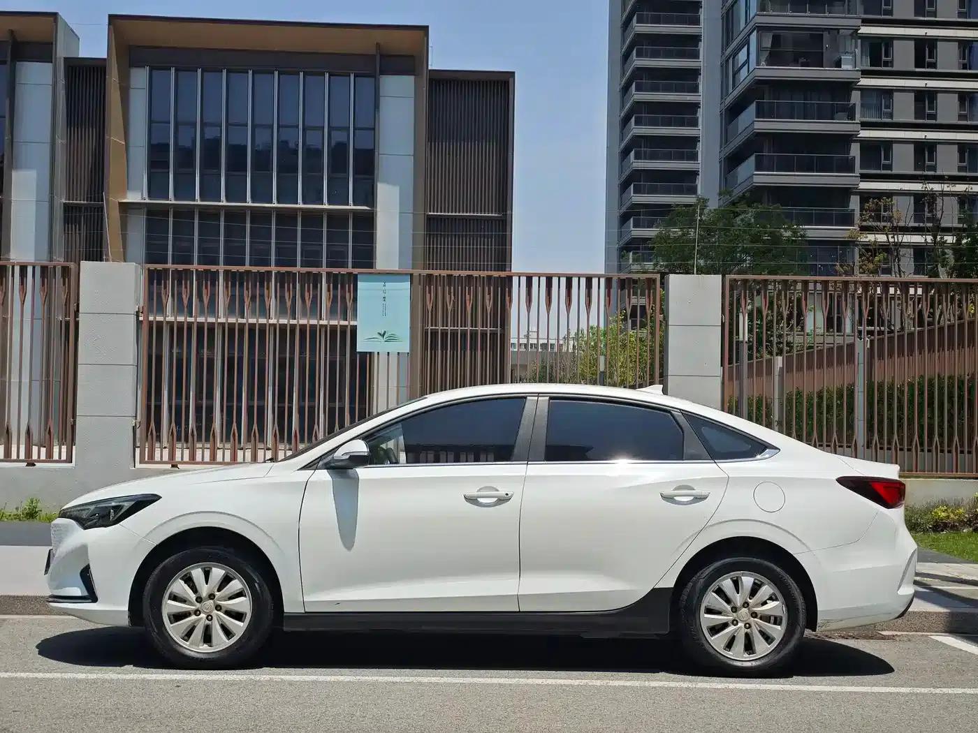 Changan Eado New Energy 2022 EV460 Smart Ride-Hailing Edition (Lithium Iron Phosphate) — миниатюра 3