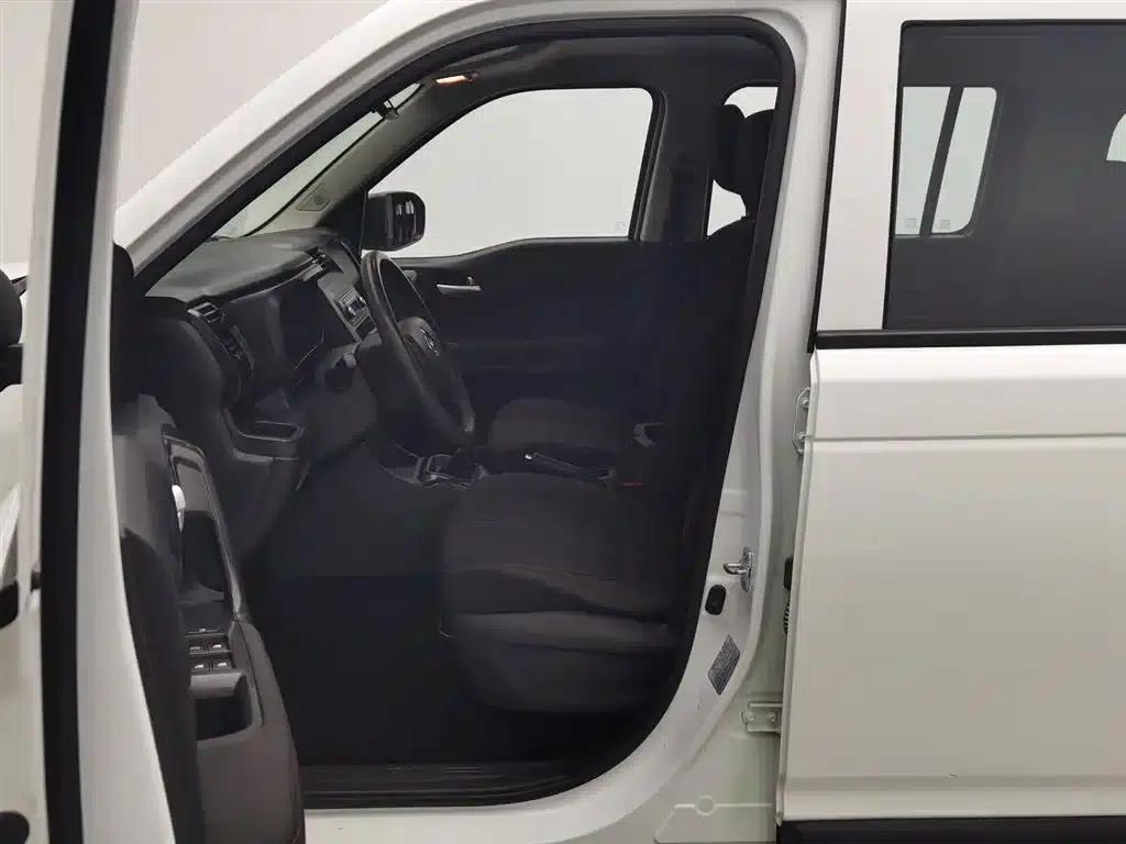 Changan Oushang X70A 2020 1.5L Manual Basic Model — миниатюра 10