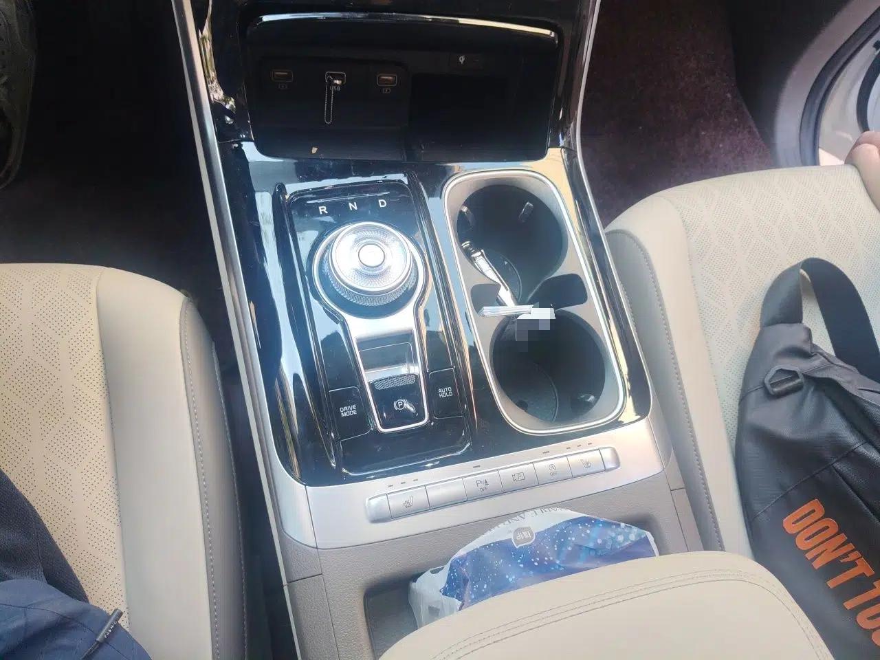 Kia Carnival 2026 Model 2.0T Luxury Tech Edition — миниатюра 15