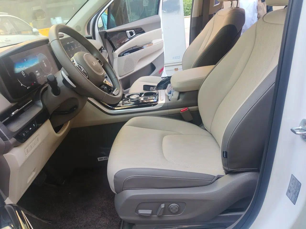 Kia Carnival 2026 Model 2.0T Luxury Tech Edition — миниатюра 16