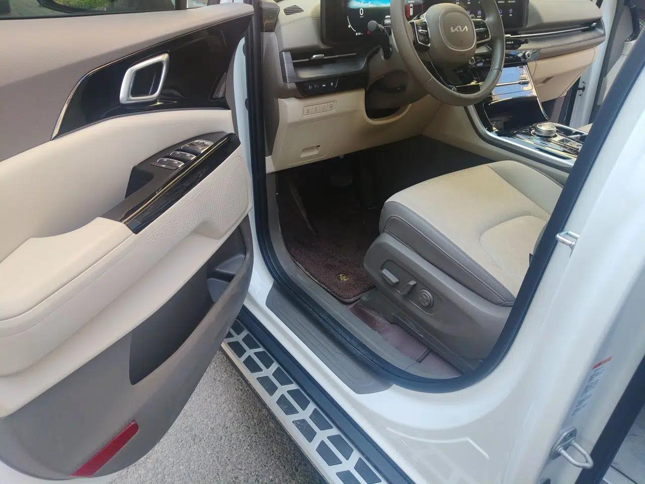 Kia Carnival 2026 Model 2.0T Luxury Tech Edition — миниатюра 17