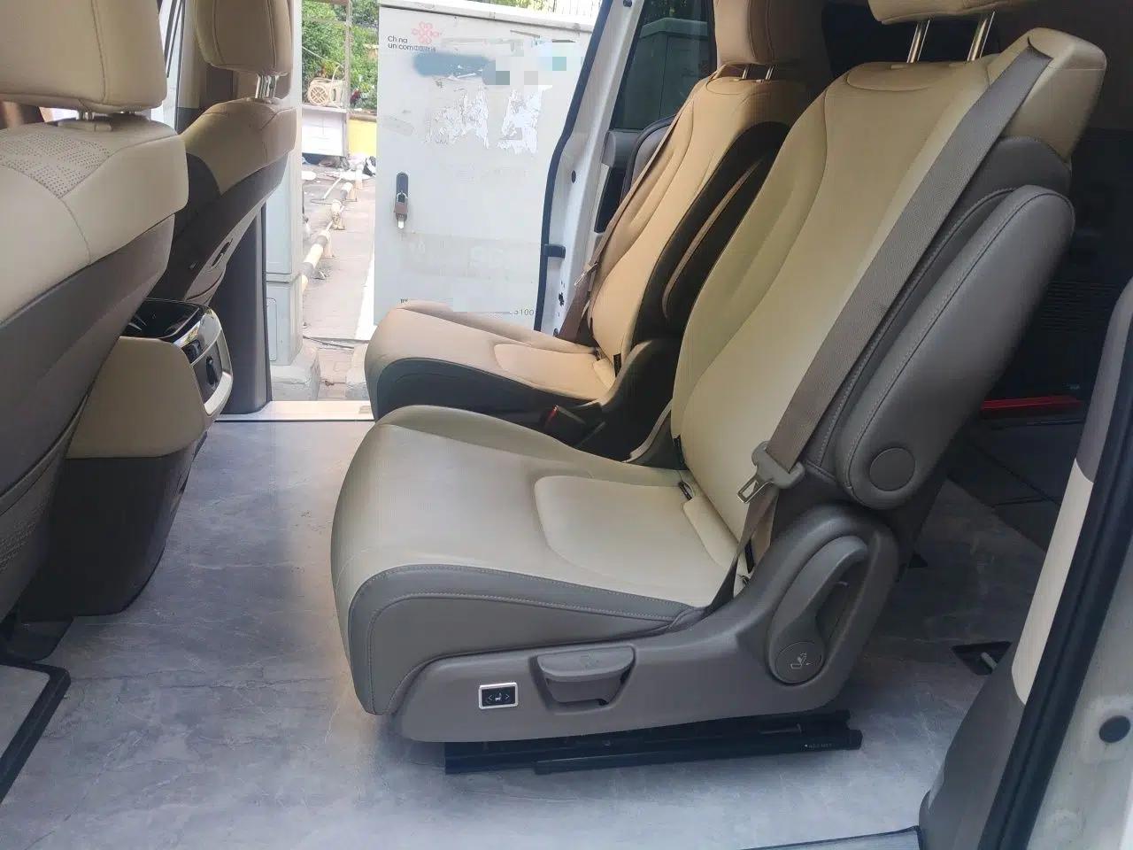 Kia Carnival 2026 Model 2.0T Luxury Tech Edition — миниатюра 18