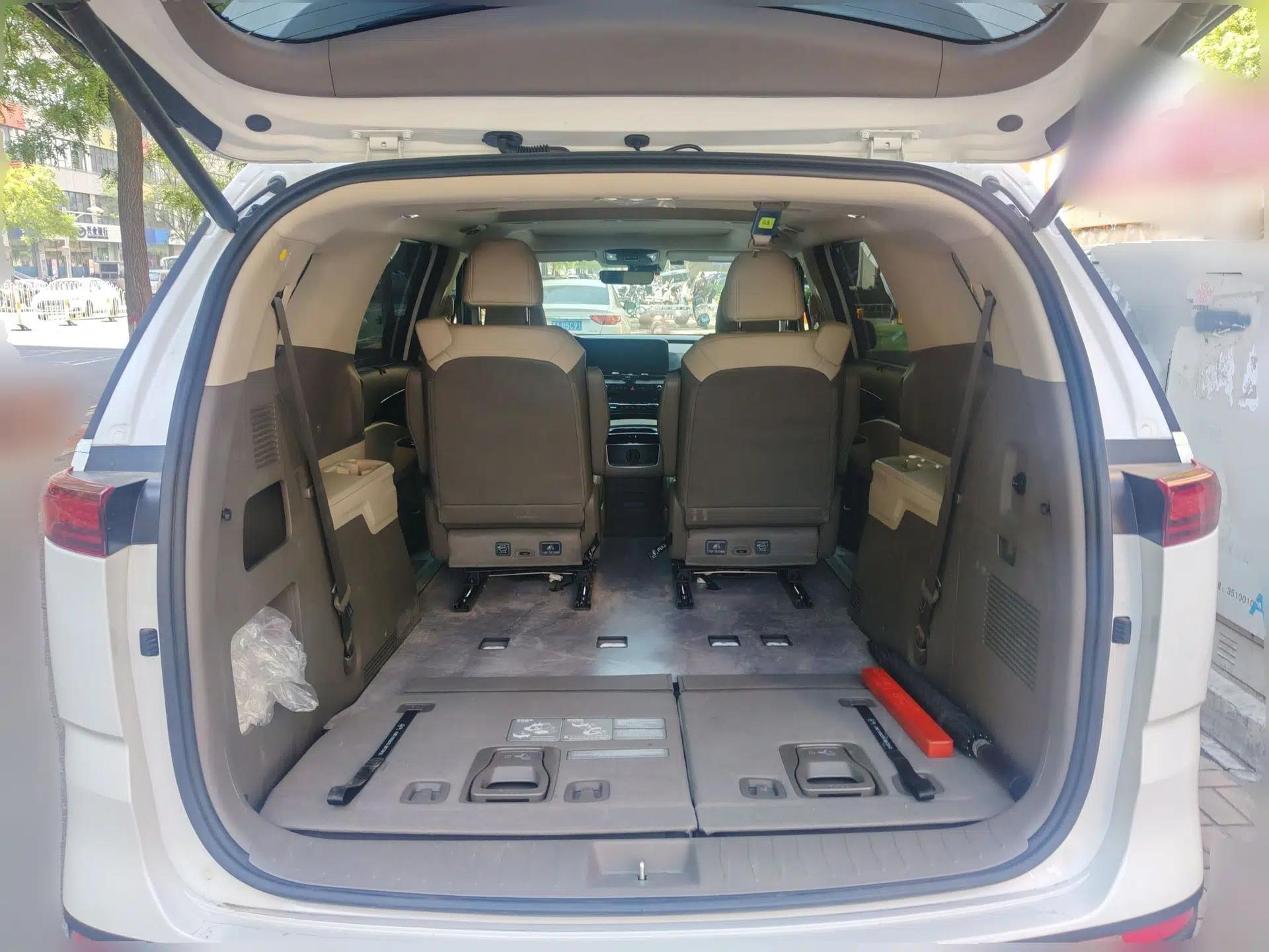 Kia Carnival 2026 Model 2.0T Luxury Tech Edition — миниатюра 20