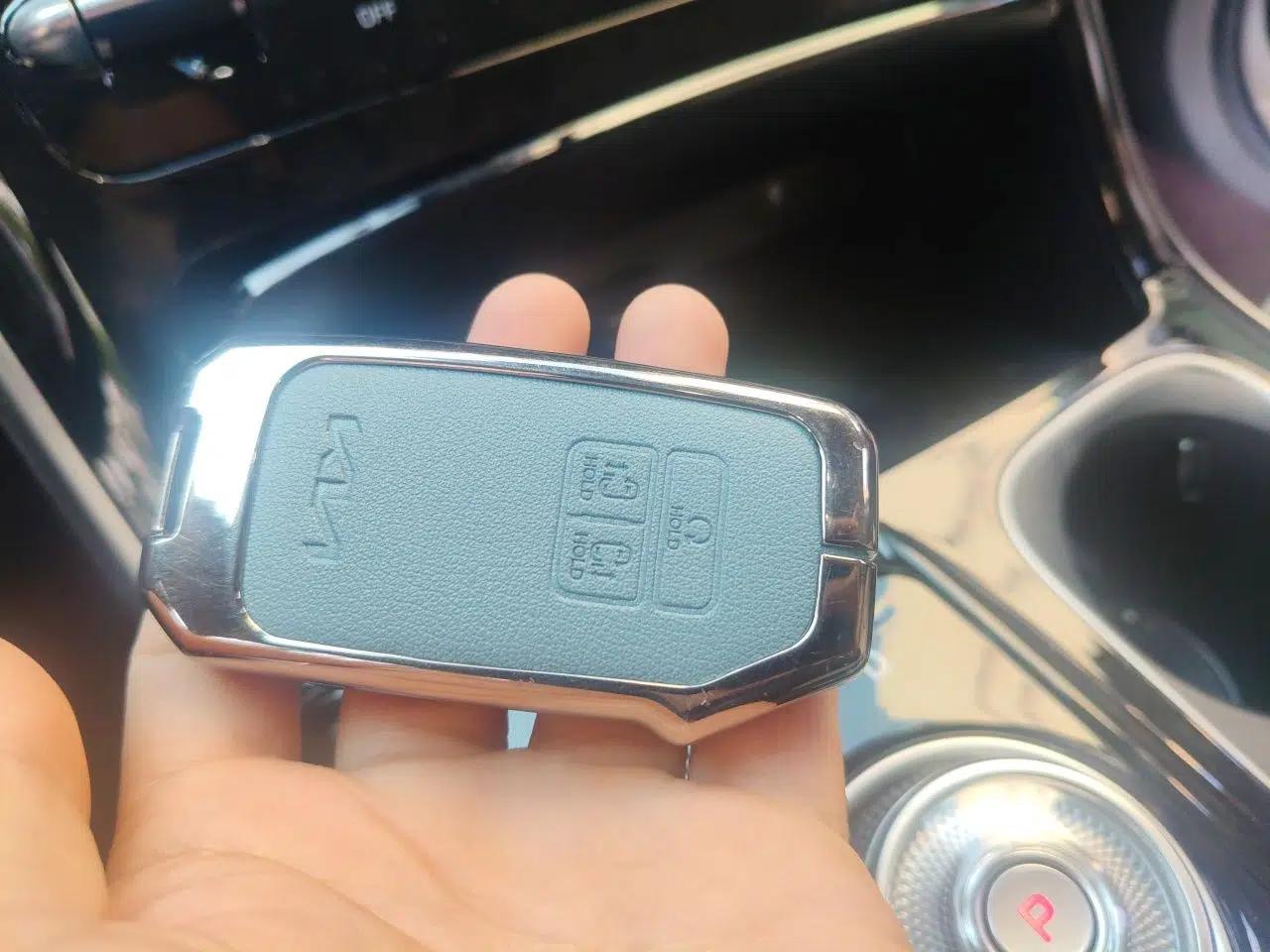 Kia Carnival 2026 Model 2.0T Luxury Tech Edition — миниатюра 9