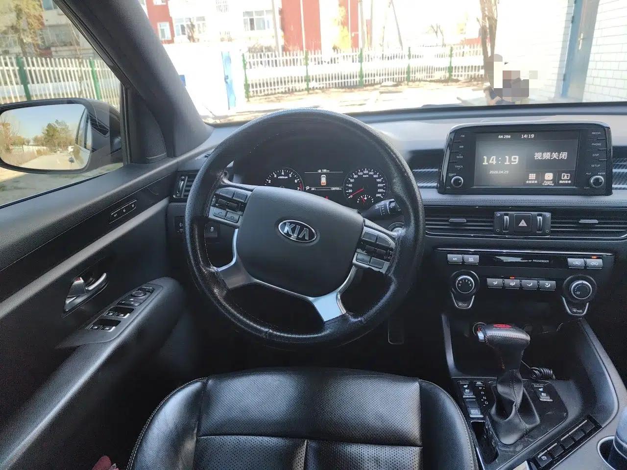Kia KX7 2017 2.0T Automatic Two-Wheel Drive GLS 7-Seater — миниатюра 11