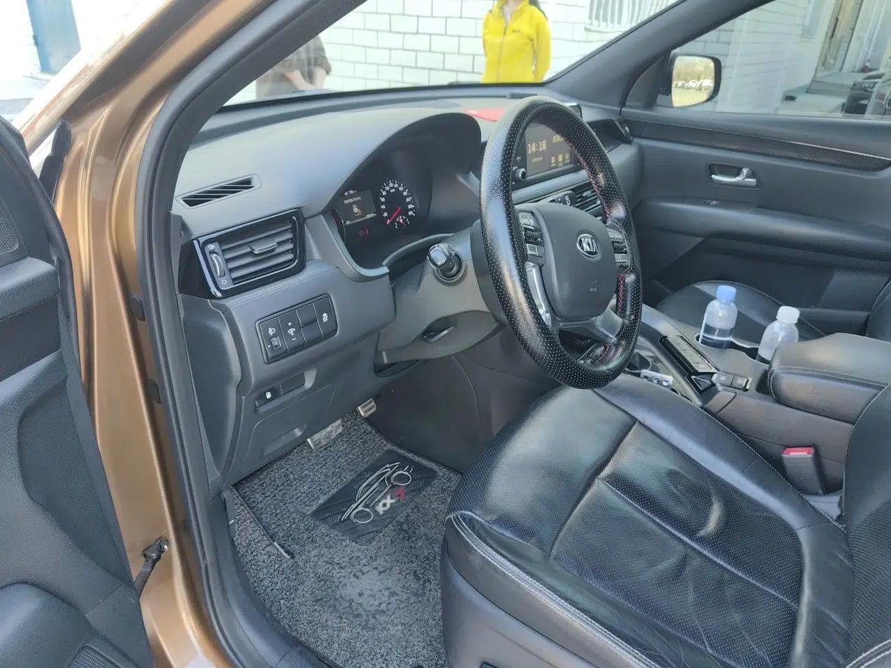 Kia KX7 2017 2.0T Automatic Two-Wheel Drive GLS 7-Seater — миниатюра 17