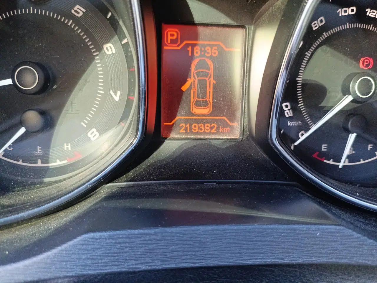 Chery Arrizo 7 2013 1.6L CVT ZhiShang Edition — миниатюра 13