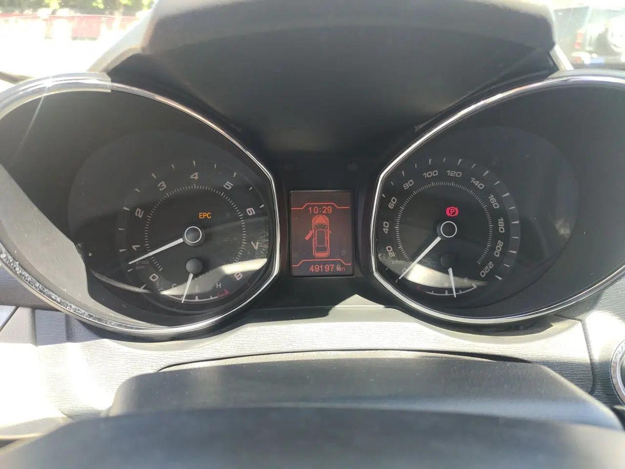 Chery Arrizo 7 2013 1.6L Manual ZhiShang Edition — миниатюра 12