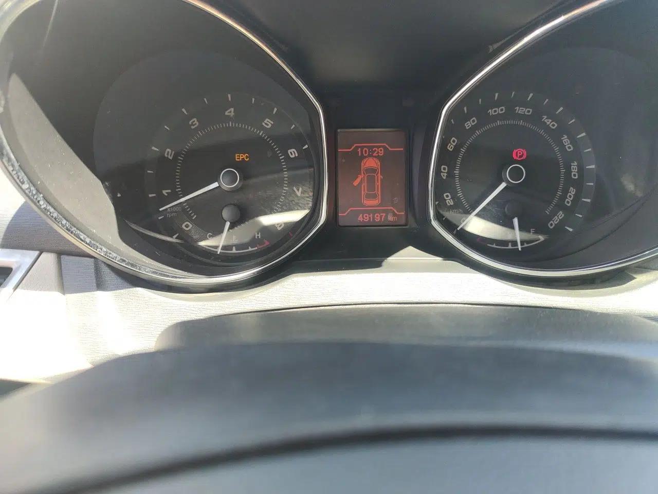 Chery Arrizo 7 2013 1.6L Manual ZhiShang Edition — миниатюра 13