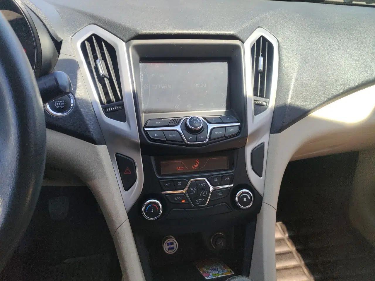 Chery Arrizo 7 2013 1.6L Manual ZhiShang Edition — миниатюра 14
