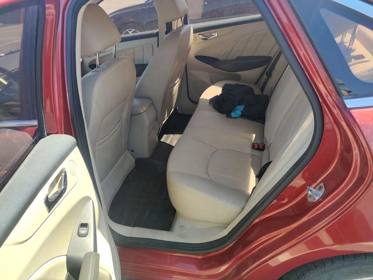 Chery Arrizo 7 2013 1.6L Manual ZhiShang Edition — миниатюра 18