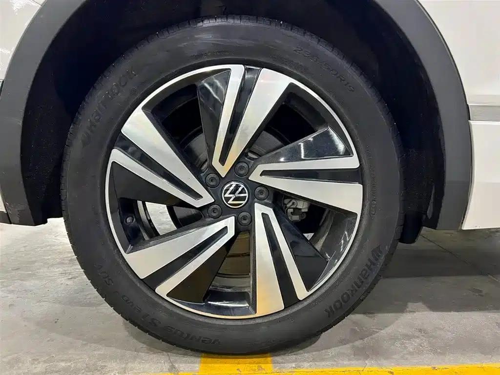 Tiguan X 2022 330TSI 2WD Premium Edition — миниатюра 17