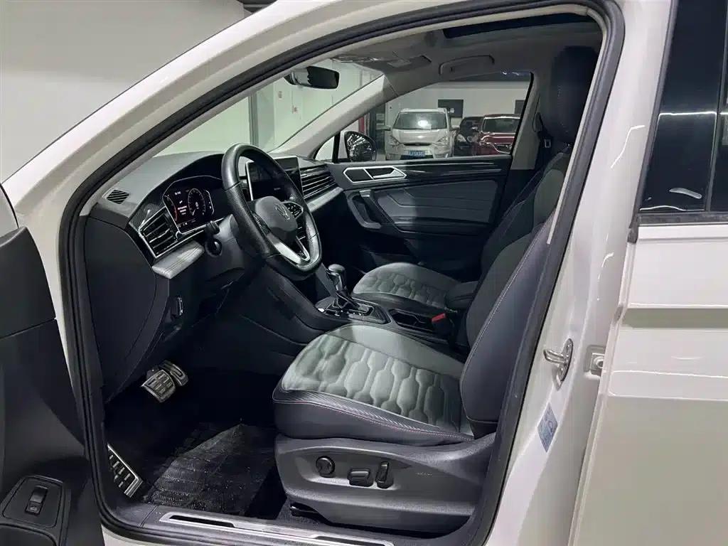 Tiguan X 2022 330TSI 2WD Premium Edition — миниатюра 9