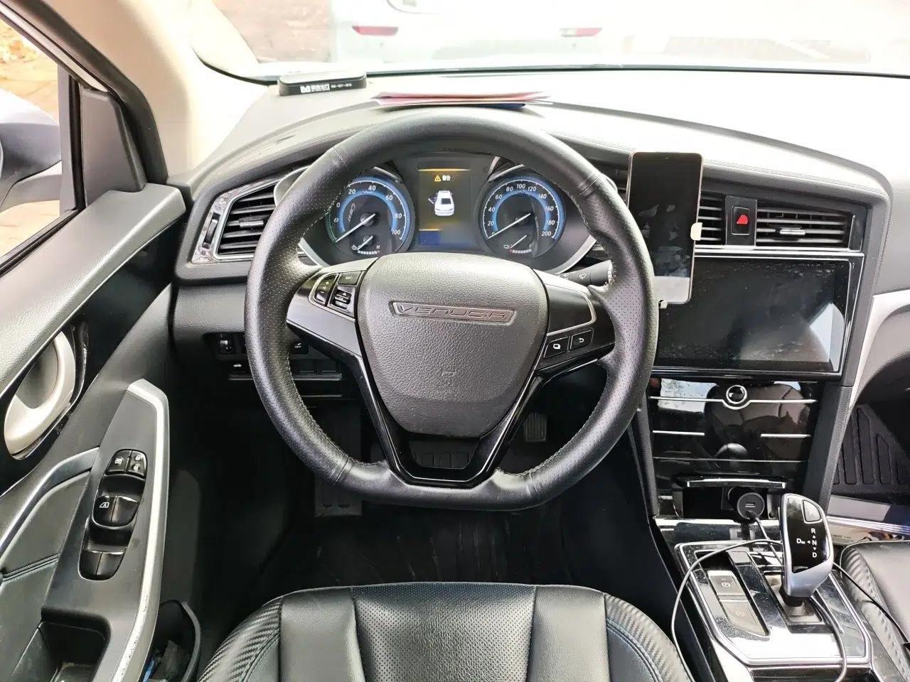 Venucia D60EV 2022 Standard Range Smart Drive Version — миниатюра 11