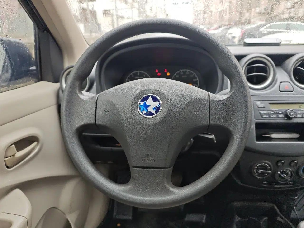 Venucia R30 2014 1.2L Manual Comfort Edition — миниатюра 11