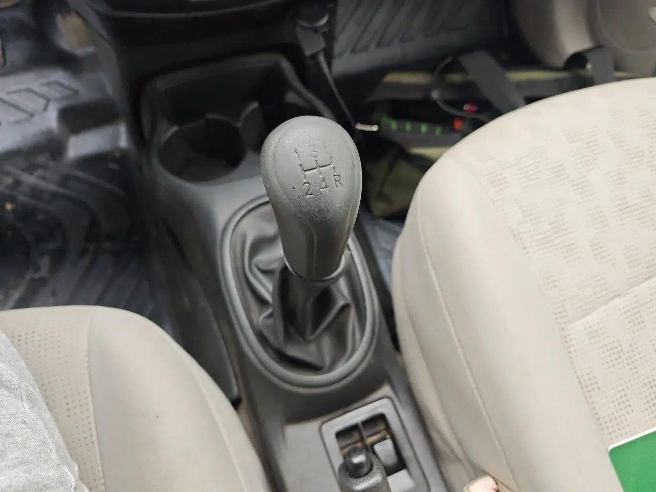 Venucia R30 2014 1.2L Manual Comfort Edition — миниатюра 15