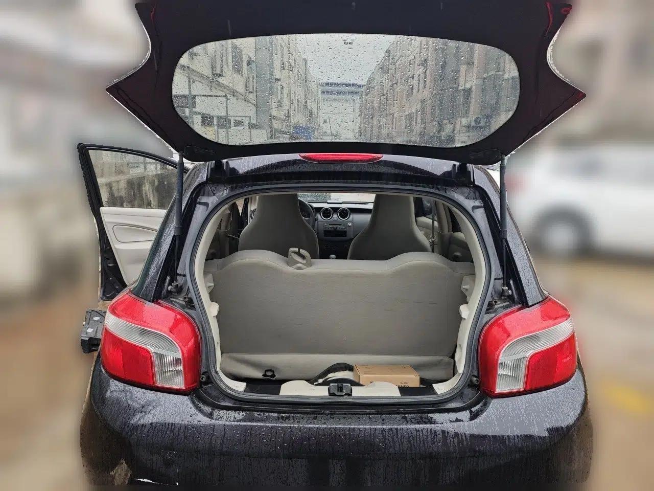Venucia R30 2014 1.2L Manual Comfort Edition — миниатюра 20