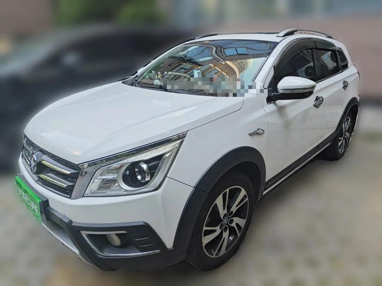 Venucia T70X 2016 2.0L CVT SmartFun Sport Edition — миниатюра 1