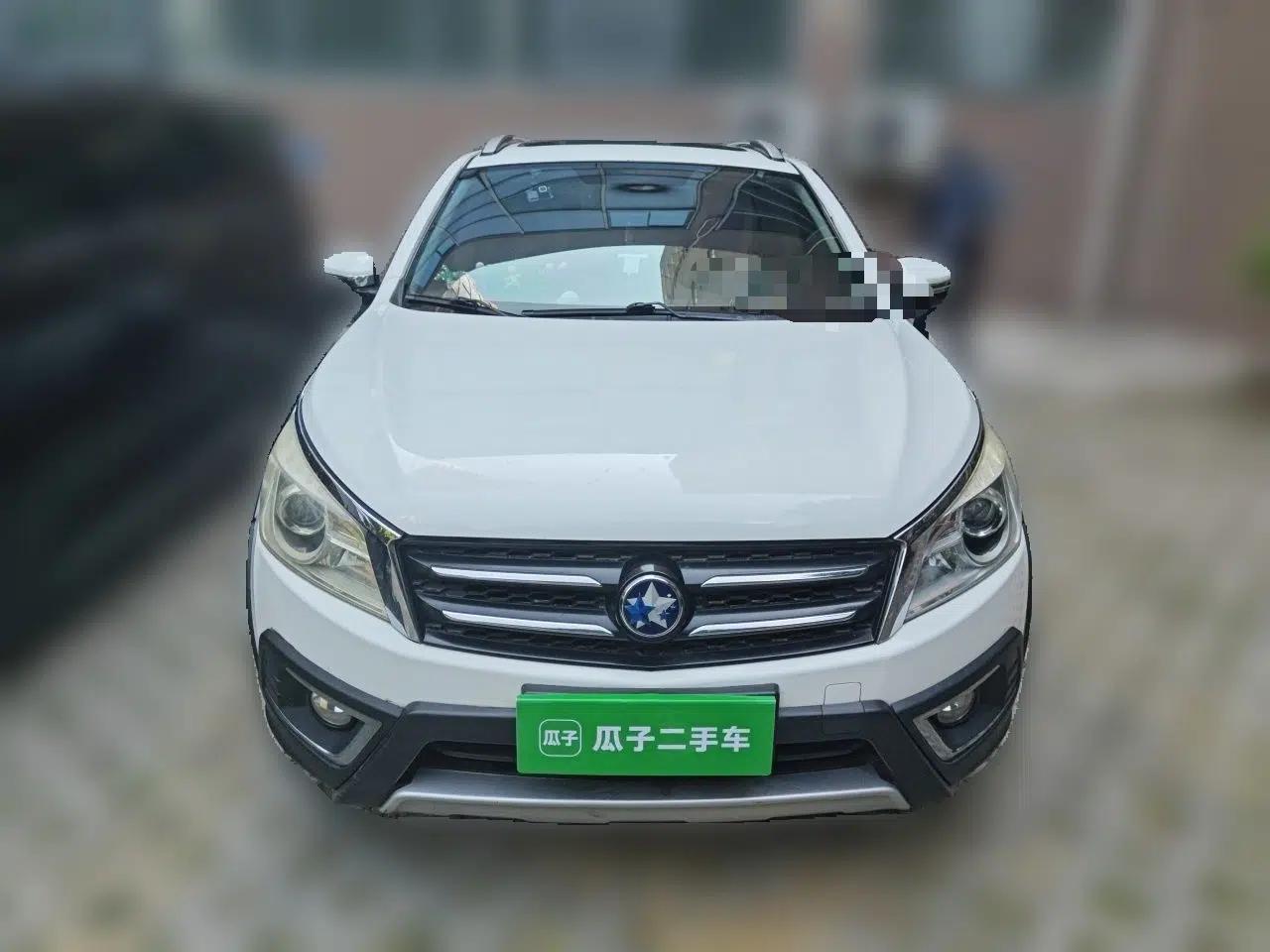 Venucia T70X 2016 2.0L CVT SmartFun Sport Edition — миниатюра 2