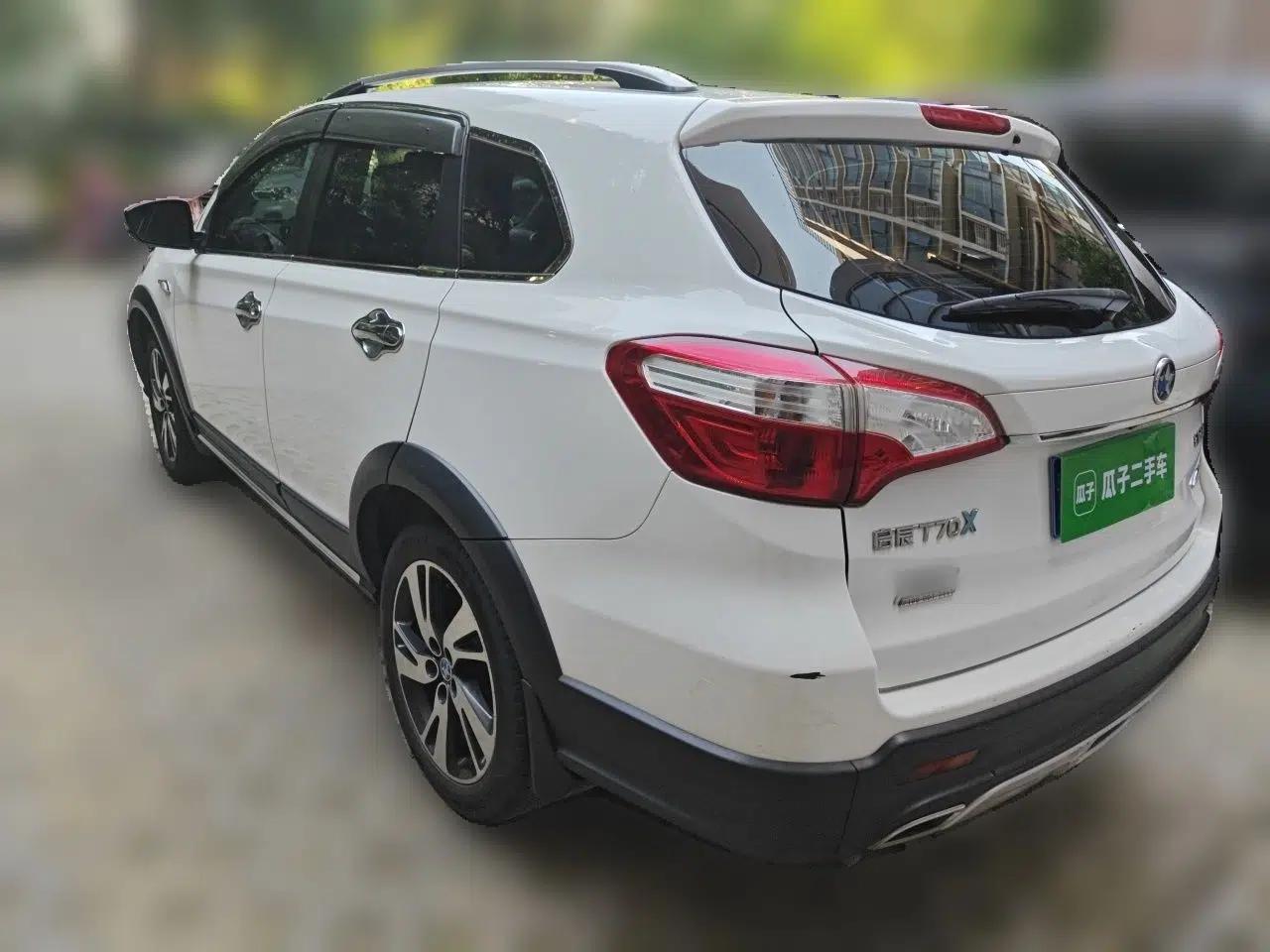 Venucia T70X 2016 2.0L CVT SmartFun Sport Edition — миниатюра 4