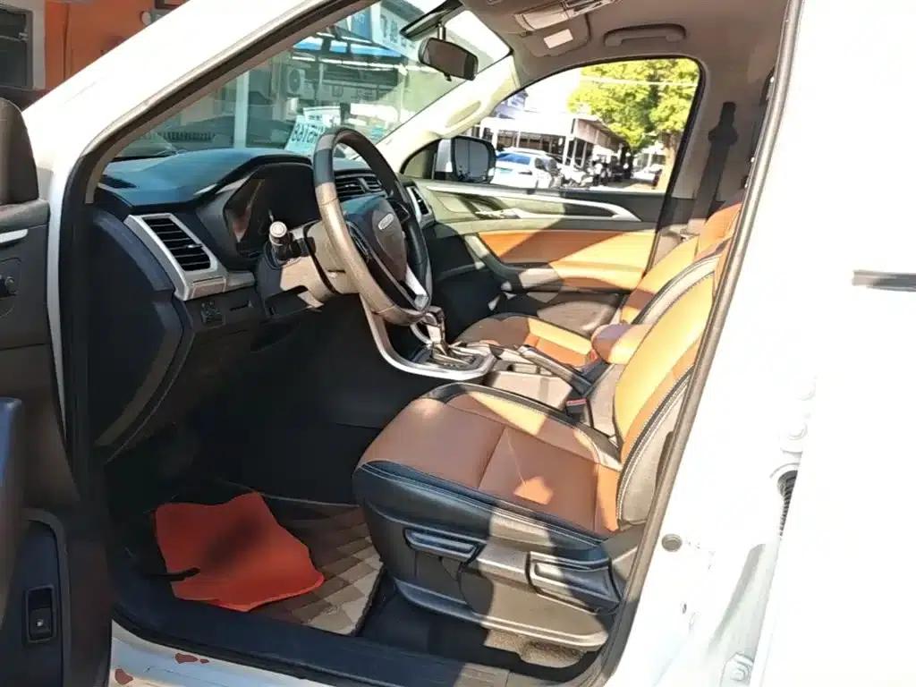 Maxus T70 2021 2.0T Diesel Automatic 4WD Elite Edition with Long Box and High Chassis — миниатюра 15