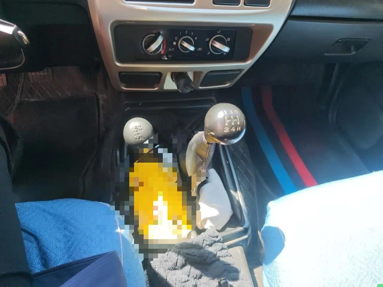 Nissan Paladin 2008 2.4L 4x4 Standard Edition — миниатюра 15
