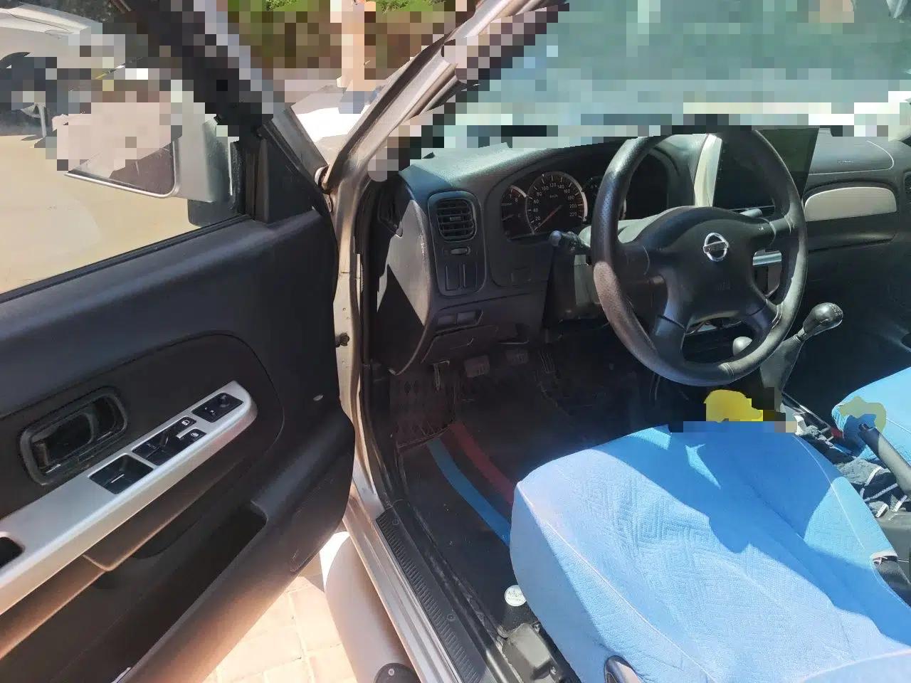 Nissan Paladin 2008 2.4L 4x4 Standard Edition — миниатюра 17
