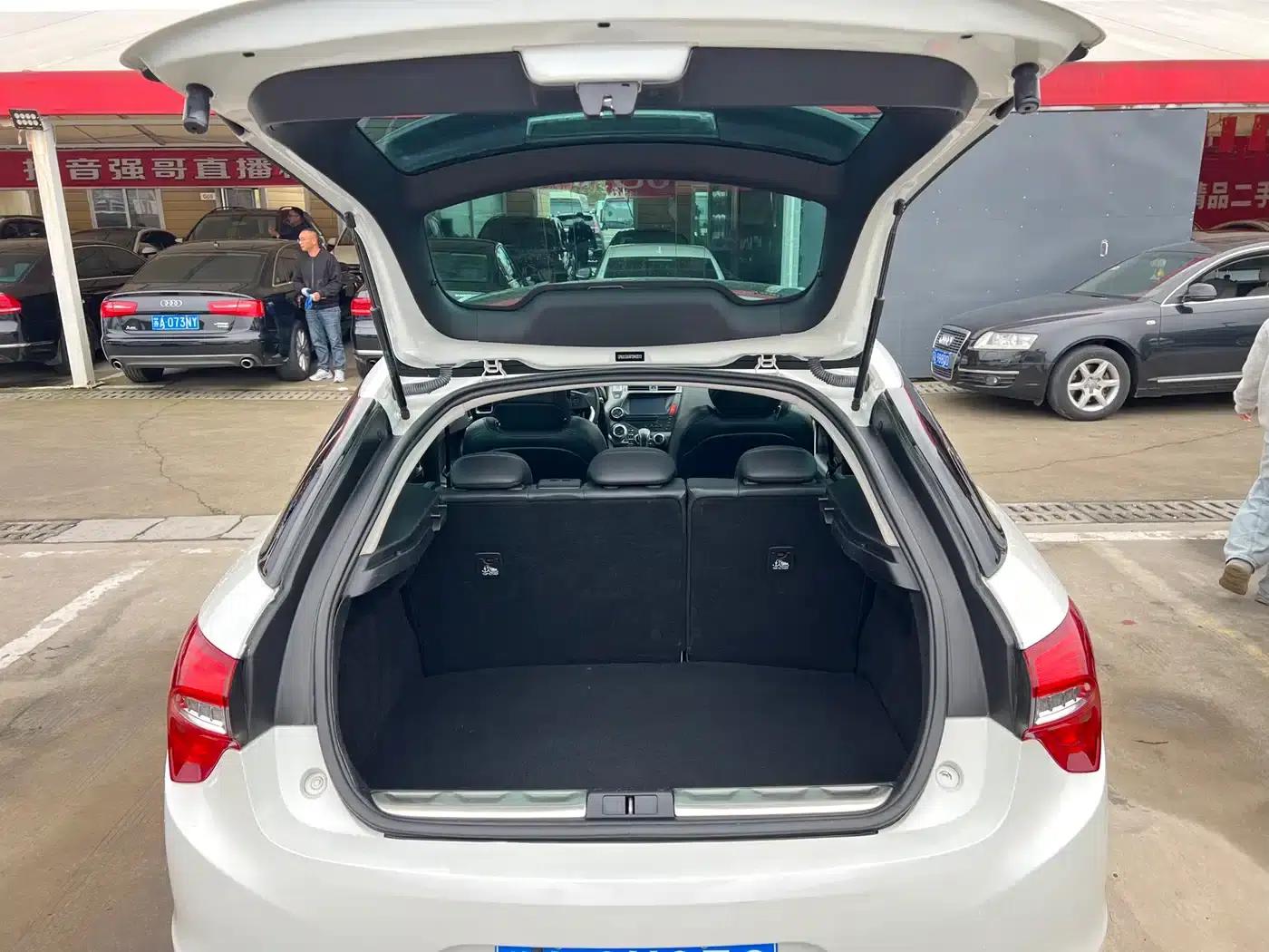 DS 5 2014 1.6T Luxury Edition THP160 — миниатюра 21