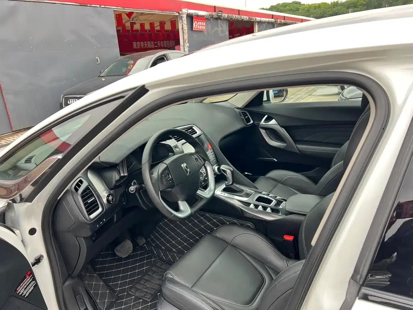 DS 5 2014 1.6T Luxury Edition THP160 — миниатюра 9