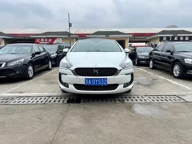 DS 5 2014 1.6T Luxury Edition THP160