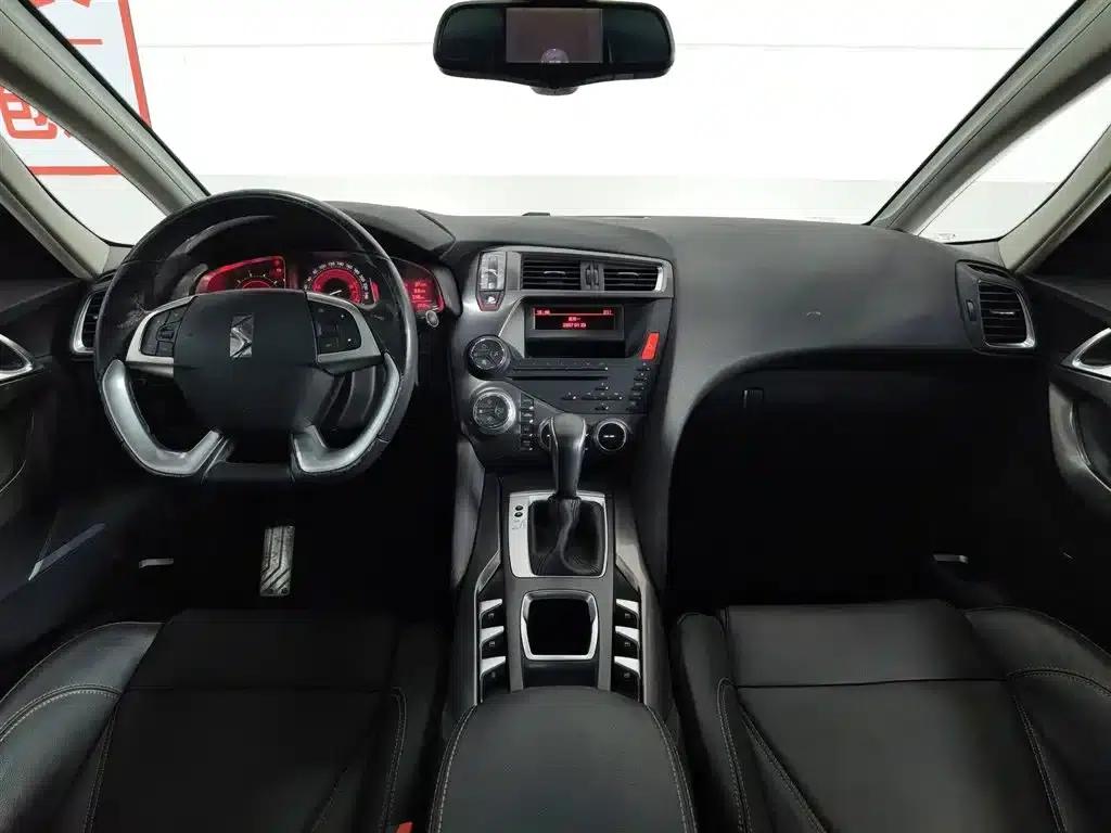DS 5 2015 1.6T Elegant Edition THP160 — миниатюра 5