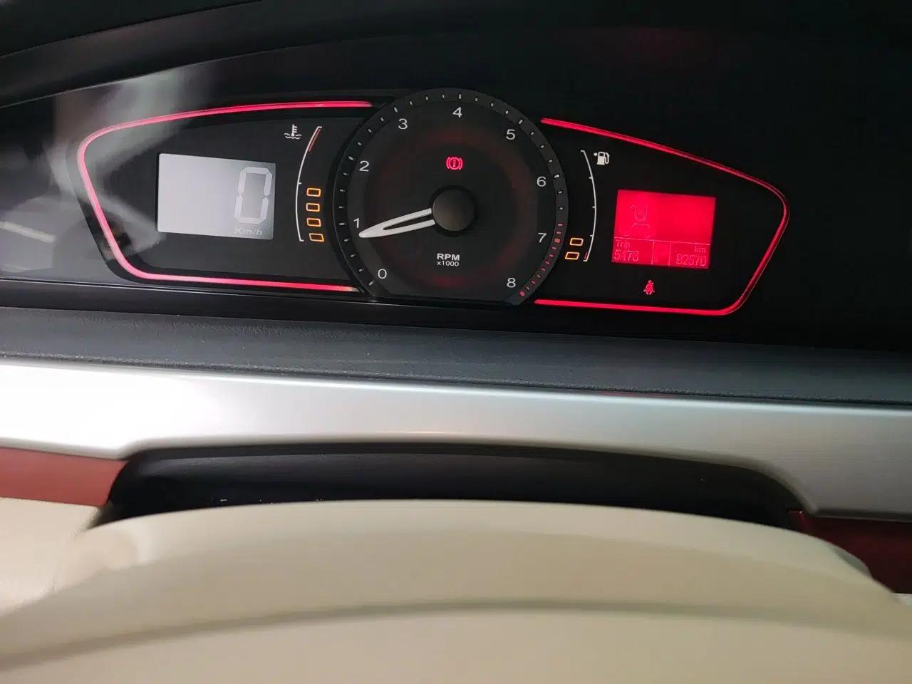 Roewe 550 2012 550 1.8L Automatic Value Edition — миниатюра 12