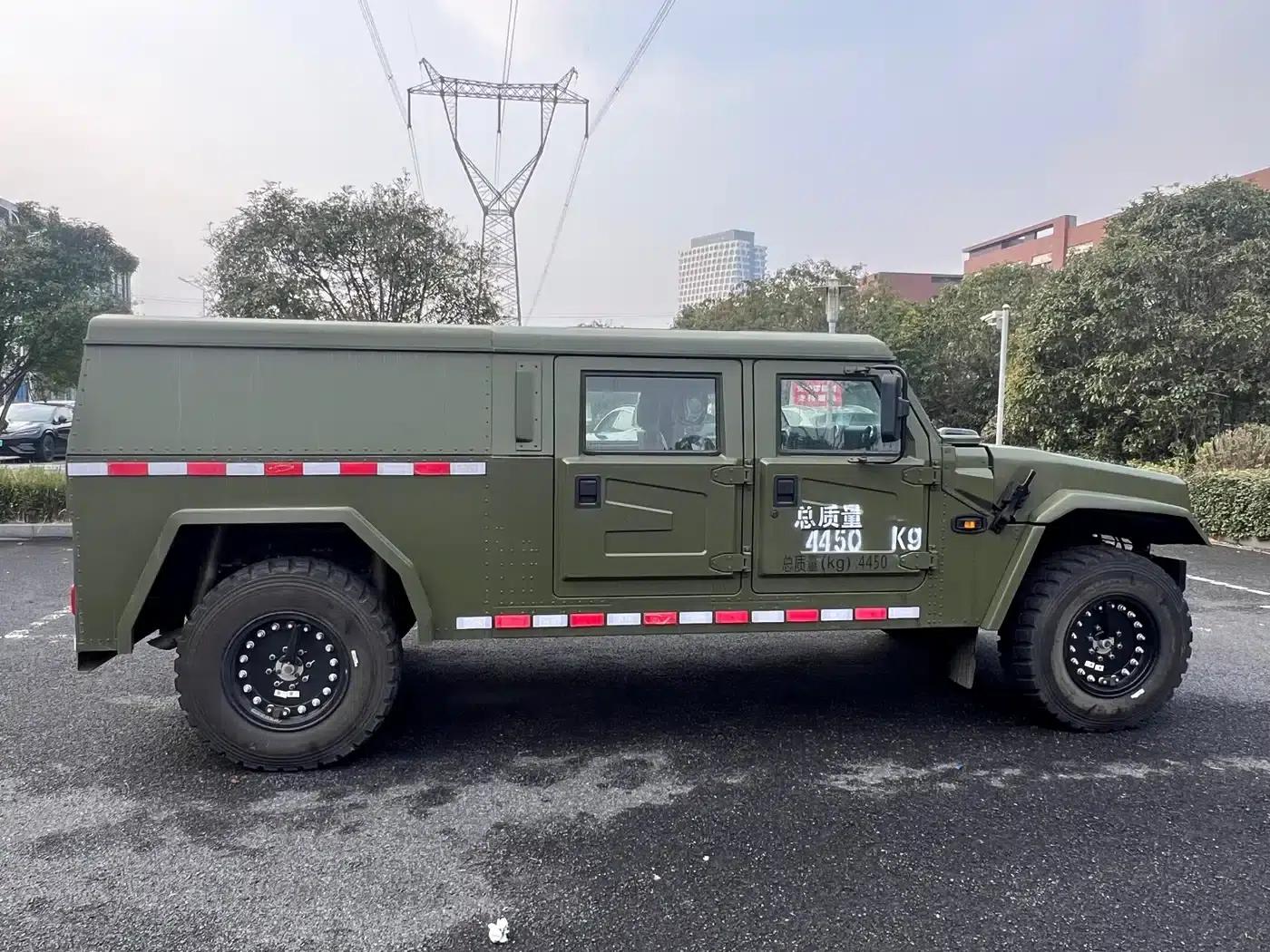 Warrior M50 2022 4.0T Manual Reverse 500 Low-Roof Van — миниатюра 4