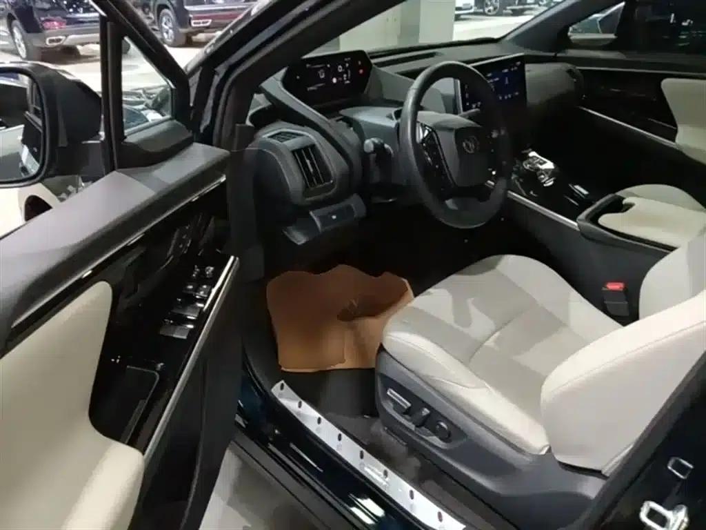 FAW Toyota bZ4X 2022 All-Wheel Drive High-Performance PRO Edition — миниатюра 16